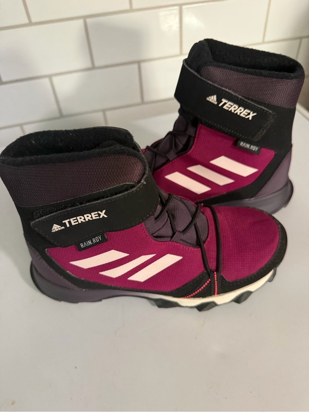 adidas Terrex RAIN.RDY PrimaLoft Traxion Waterproof Kids Ankle Boots 3 Purple w